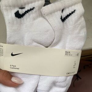 Nike White Athletic Socks Ankle Length
